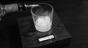 Mix cocktails als een pro met de The Barman app - zwartwit