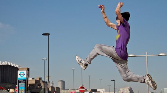Ren een stukje mee met deze freerunner en ontdek zijn wereld